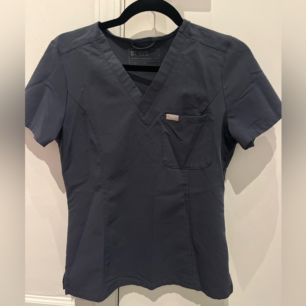 Catarina One Pocket Scrub Top